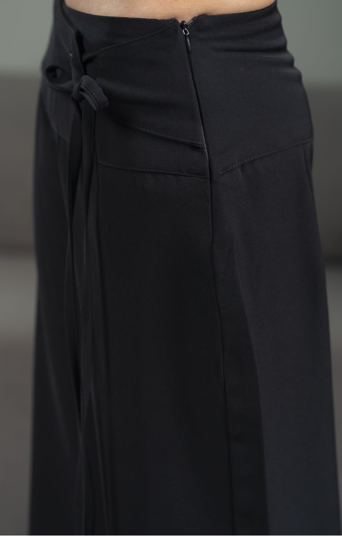 Serena Low Waist Black Pant