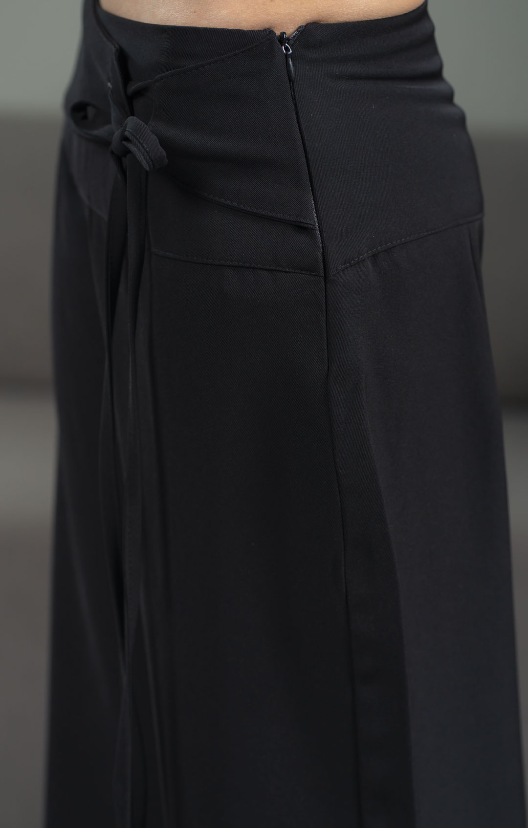 Serena Low Waist Black Pant